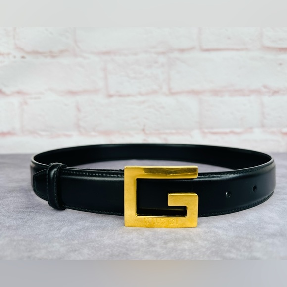 Gucci Vintage G Black Shiny Leather Goldtone Belt 037-0124 75/30. It is 100% aut - Picture 1 of 12